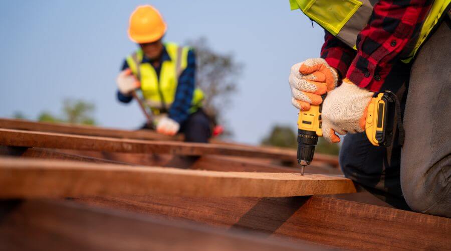 Professional gutter cleaning in Lonetree, WY